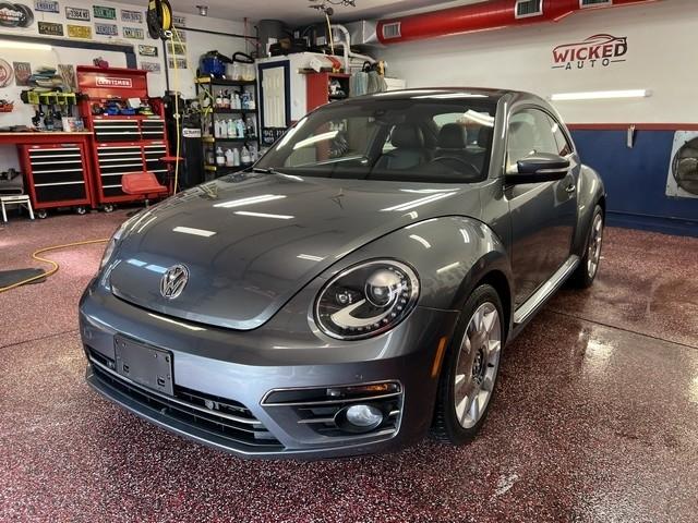 Volkswagen Beetle 2.0T SE 2018