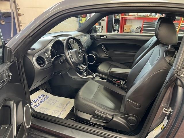Volkswagen Beetle 2.0T SE 2018