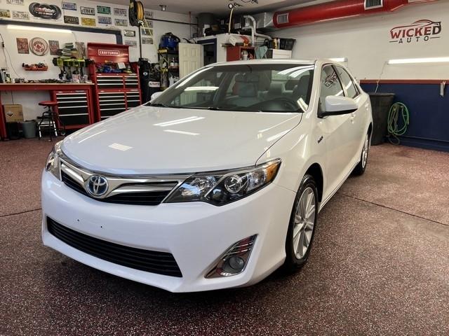 2013 Toyota Camry Hybrid 