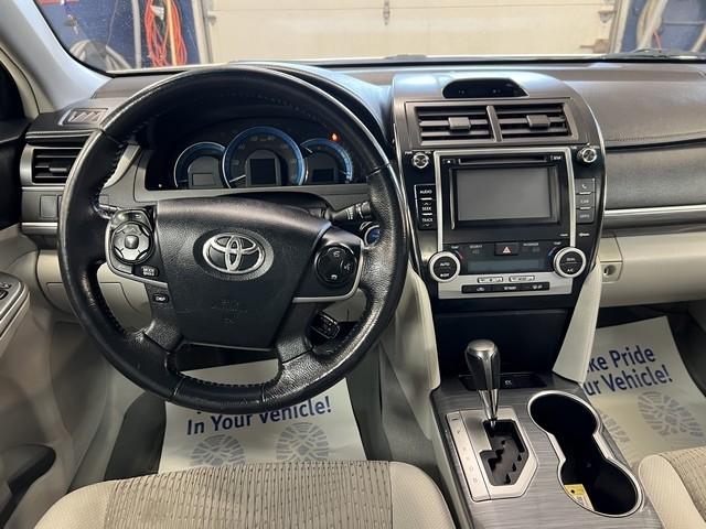 Toyota Camry Hybrid  2013
