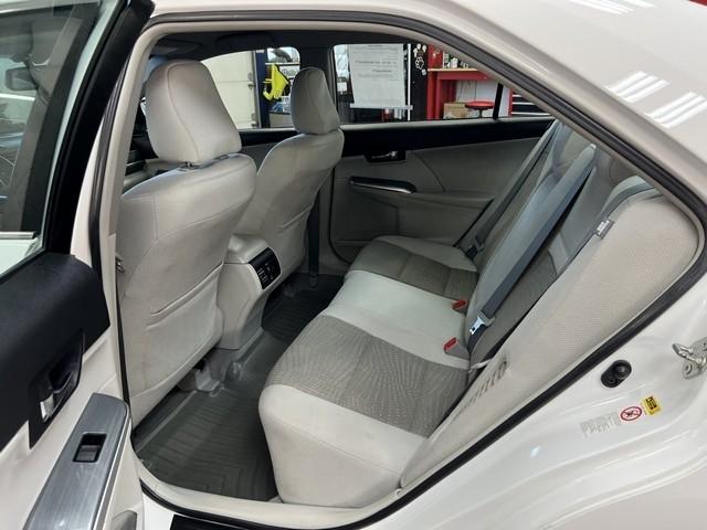 Toyota Camry Hybrid  2013