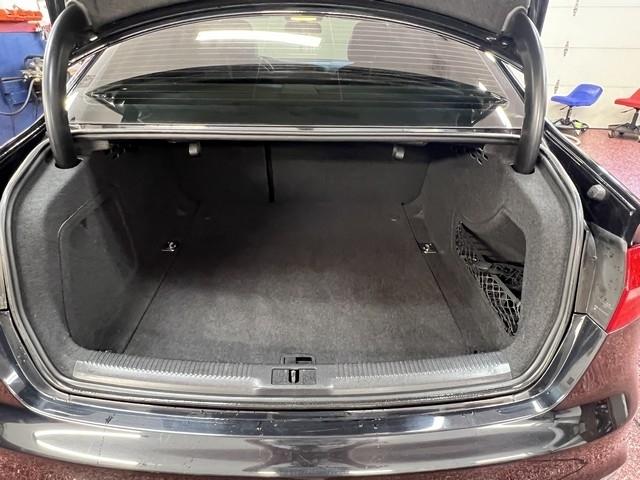Audi A4 2.0T Sedan quattro Tiptronic 2014
