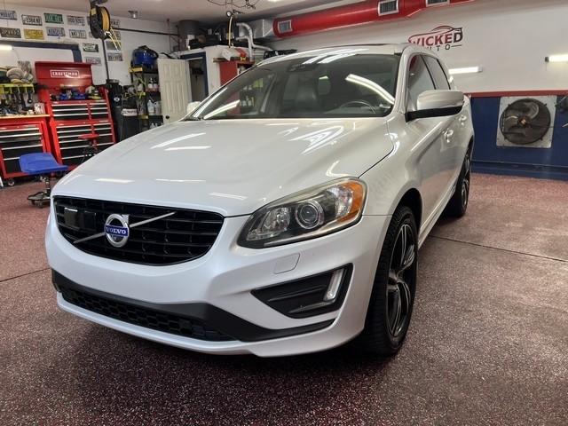 2017 Volvo XC60 T6 R-Design AWD
