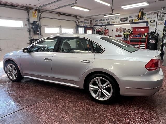 Volkswagen Passat TDI SEL Premium 6A 2015