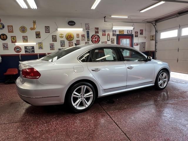 Volkswagen Passat TDI SEL Premium 6A 2015