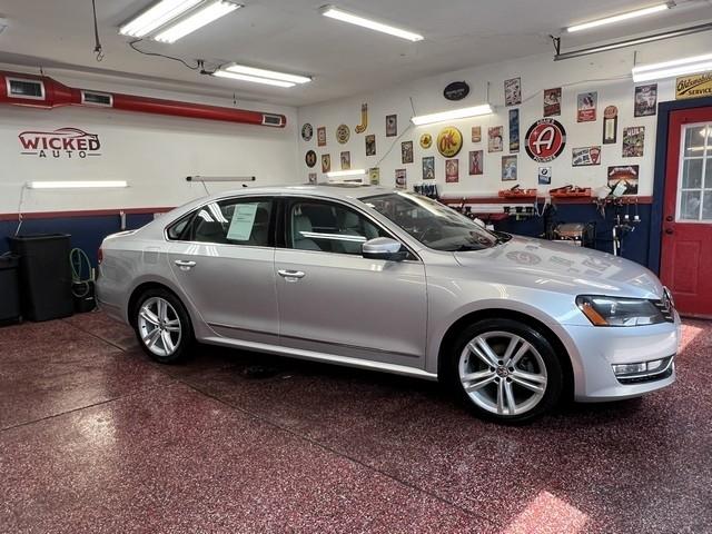 Volkswagen Passat TDI SEL Premium 6A 2015