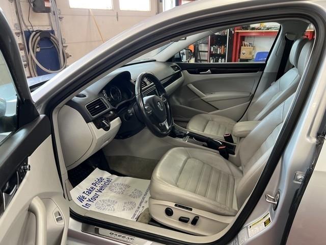 Volkswagen Passat TDI SEL Premium 6A 2015