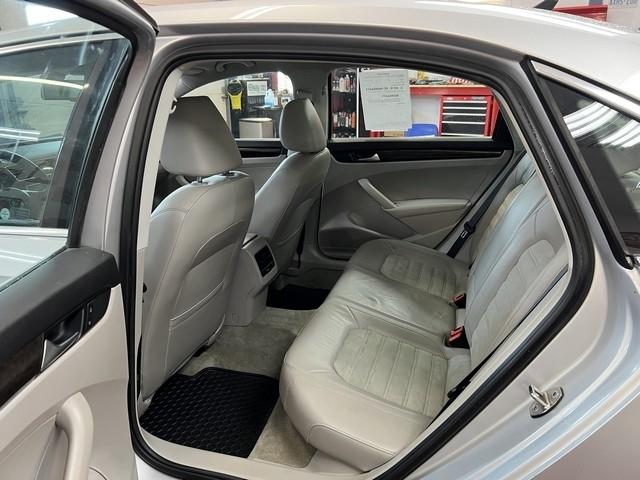 Volkswagen Passat TDI SEL Premium 6A 2015