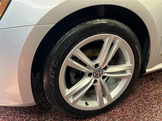 Volkswagen Passat TDI SEL Premium 6A 2015