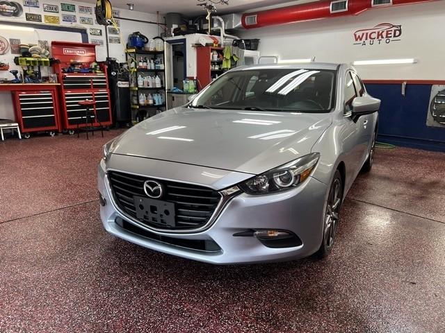 Mazda MAZDA3 s Grand Touring AT 5-Door 2018