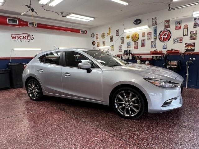 Mazda MAZDA3 s Grand Touring AT 5-Door 2018
