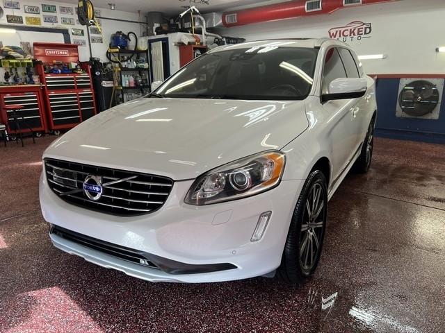 2015 Volvo XC60 T6 Platinum AWD