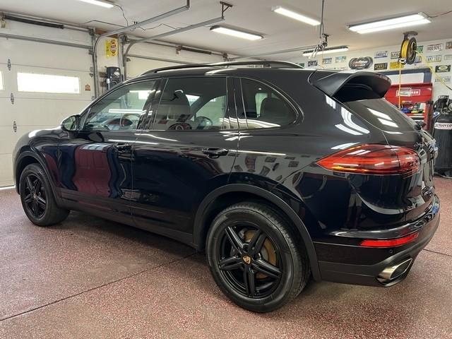 Porsche Cayenne Base 2016
