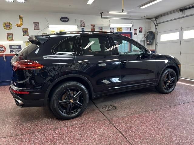 Porsche Cayenne Base 2016