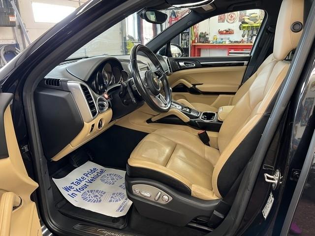 Porsche Cayenne Base 2016