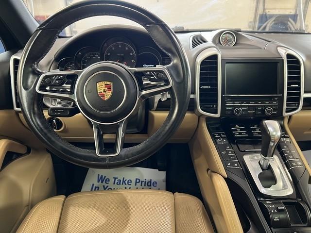 Porsche Cayenne Base 2016