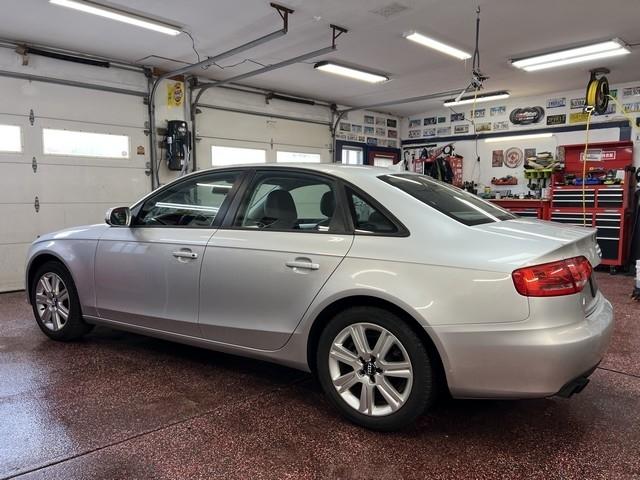 Audi A4 2.0T Sedan quattro Manual 2010