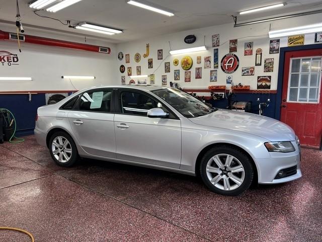 Audi A4 2.0T Sedan quattro Manual 2010