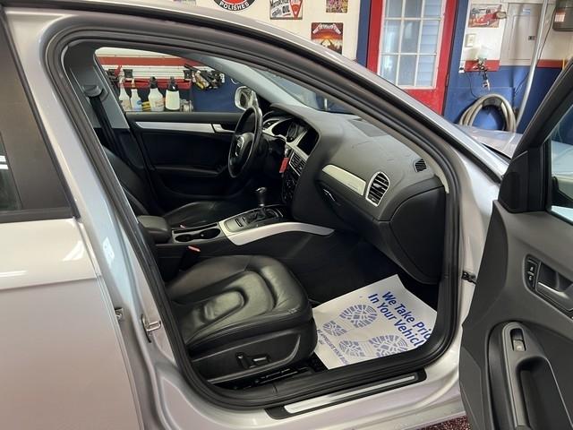 Audi A4 2.0T Sedan quattro Manual 2010