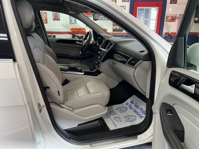 Mercedes-Benz ML-Class photo 10