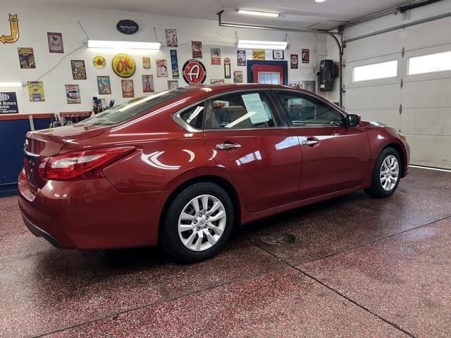 Nissan Altima 2.5 S Sedan 2016