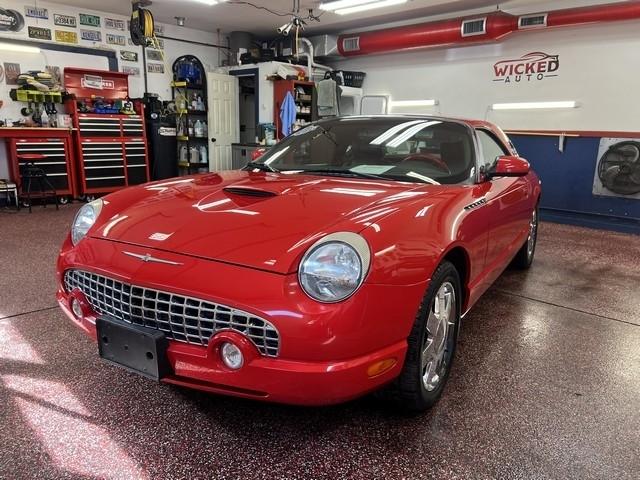 Ford Thunderbird Deluxe 2002