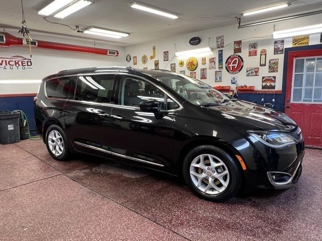 Chrysler Pacifica Touring-L Plus 2017