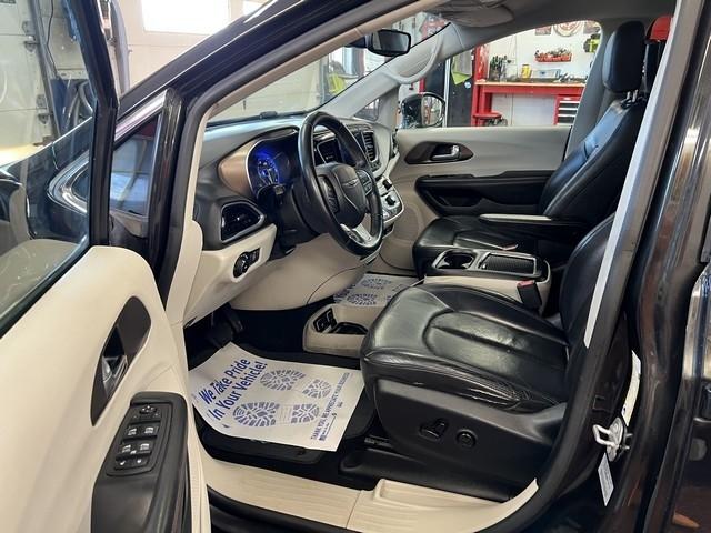 Chrysler Pacifica Touring-L Plus 2017