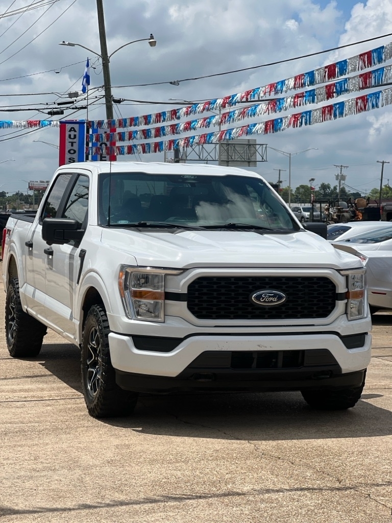 2022 Ford F-150 XL's photo