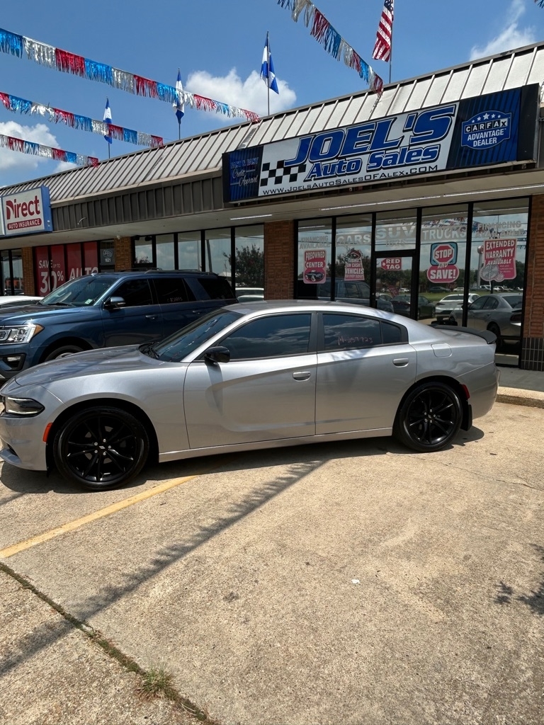 2018 Dodge Charger SXT's photo