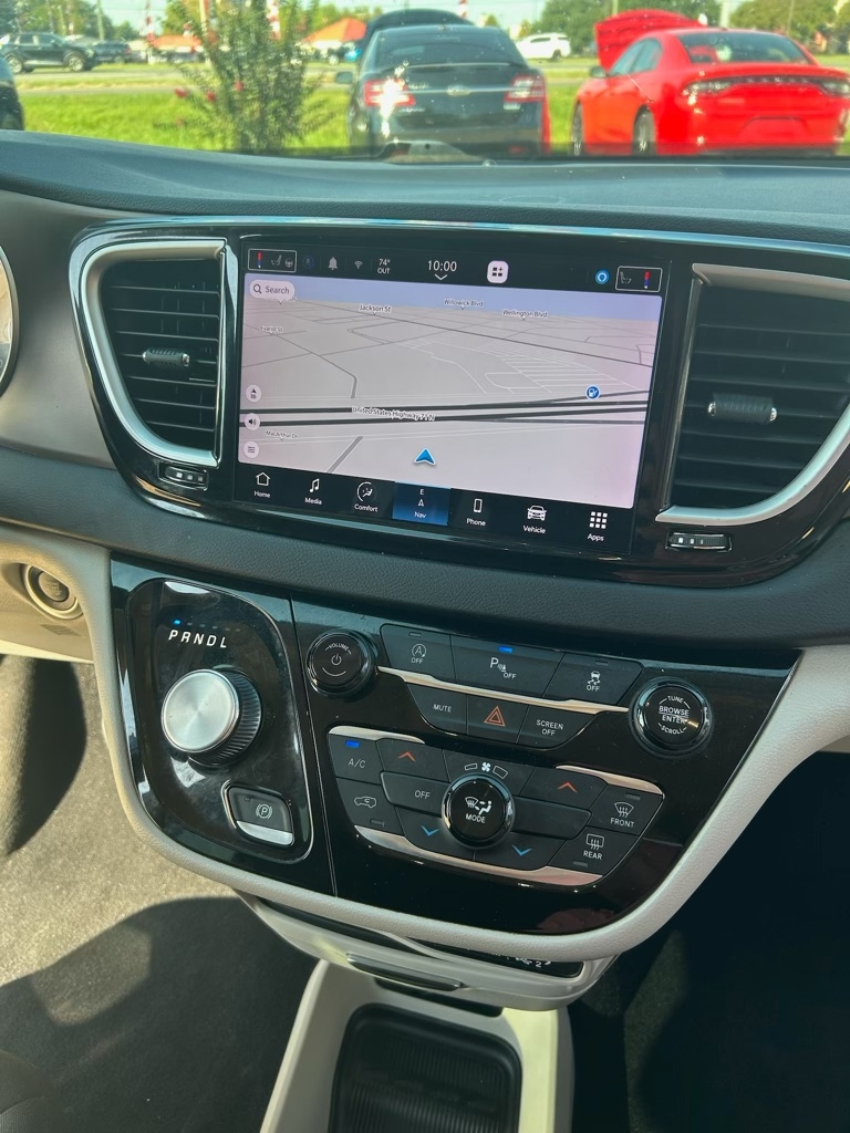 Chrysler Voyager  2022