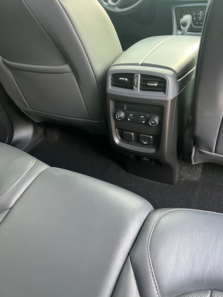 Buick Envision  2020