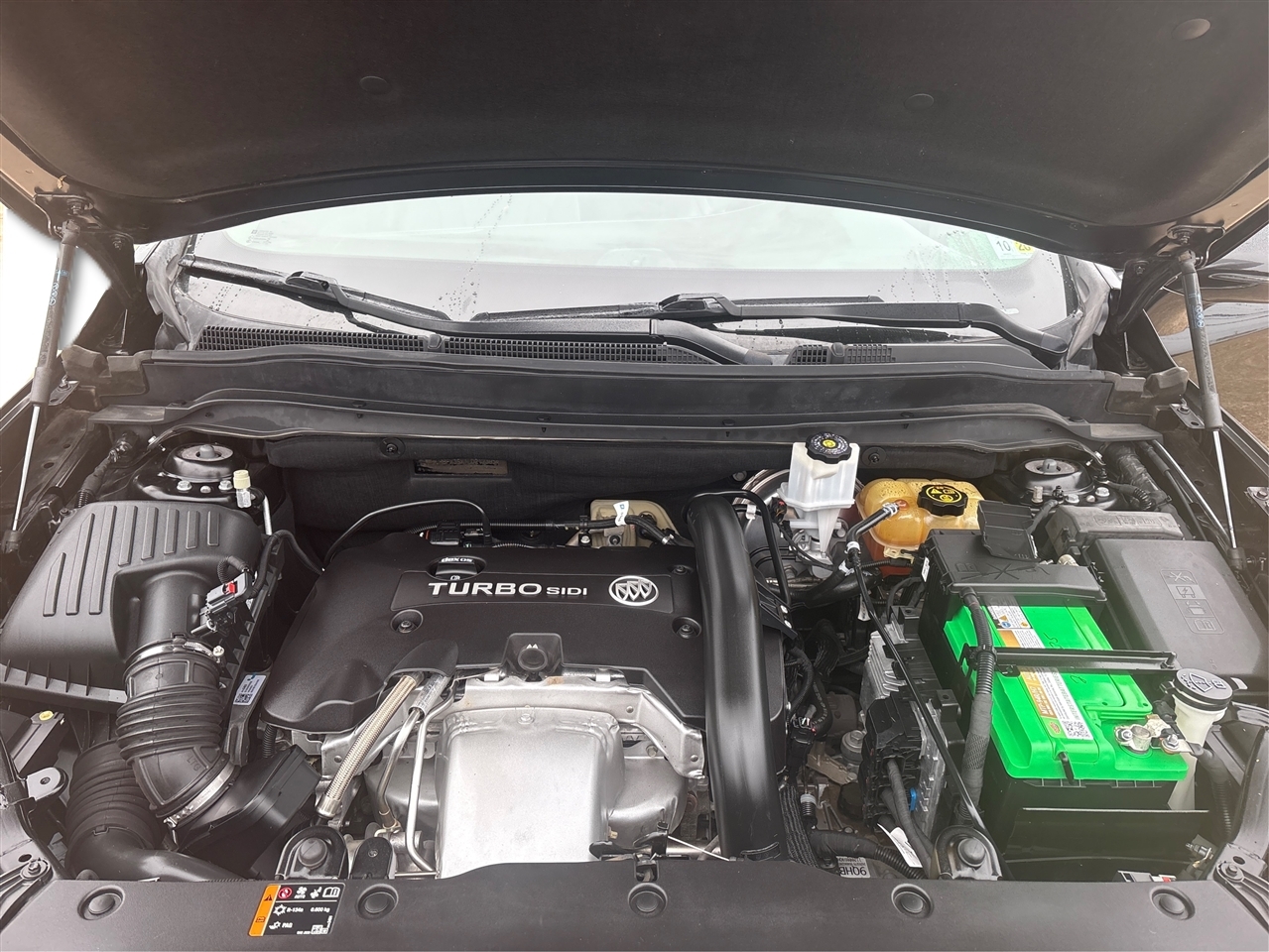 Buick Envision  2020