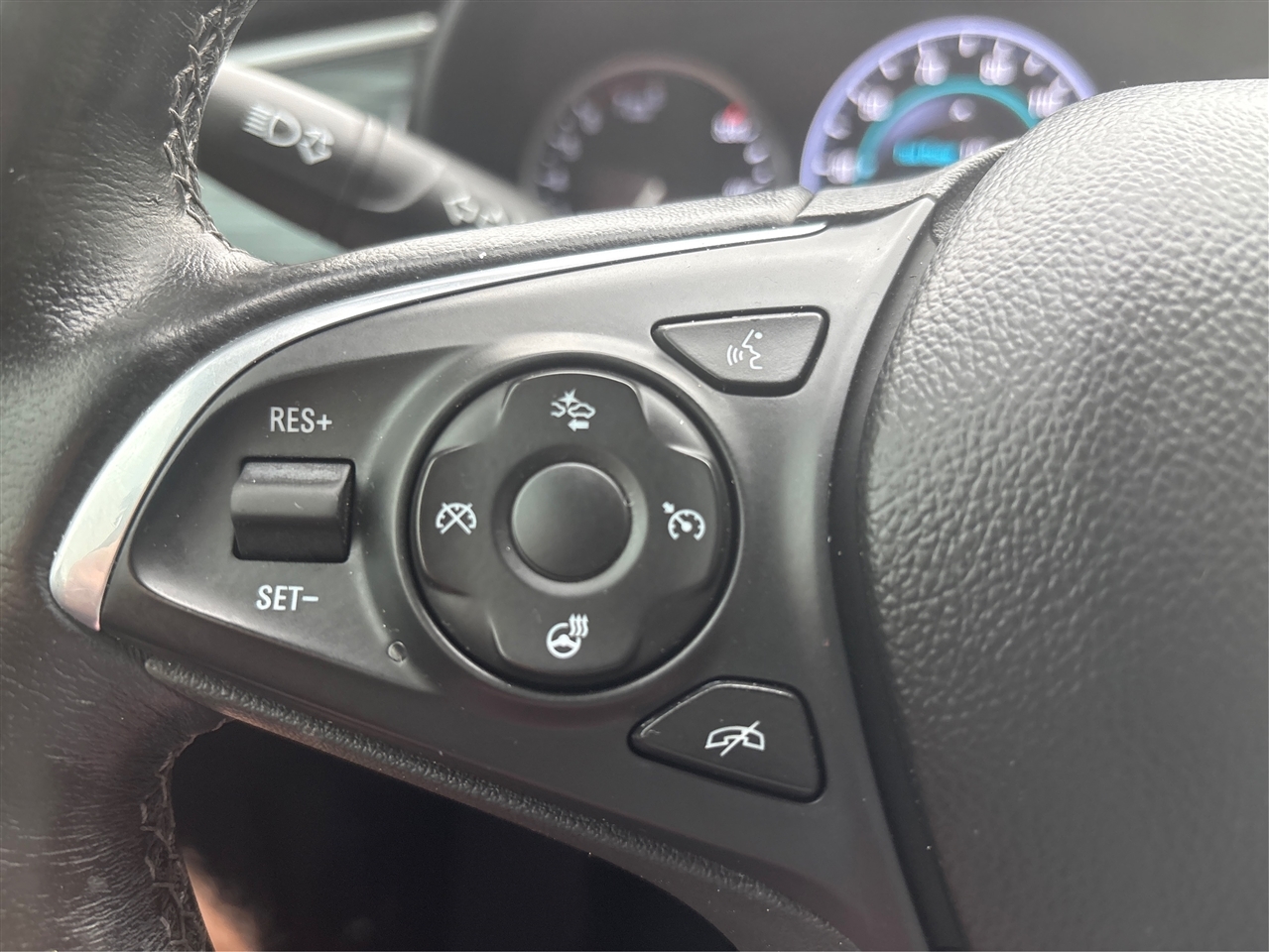 Buick Envision  2020