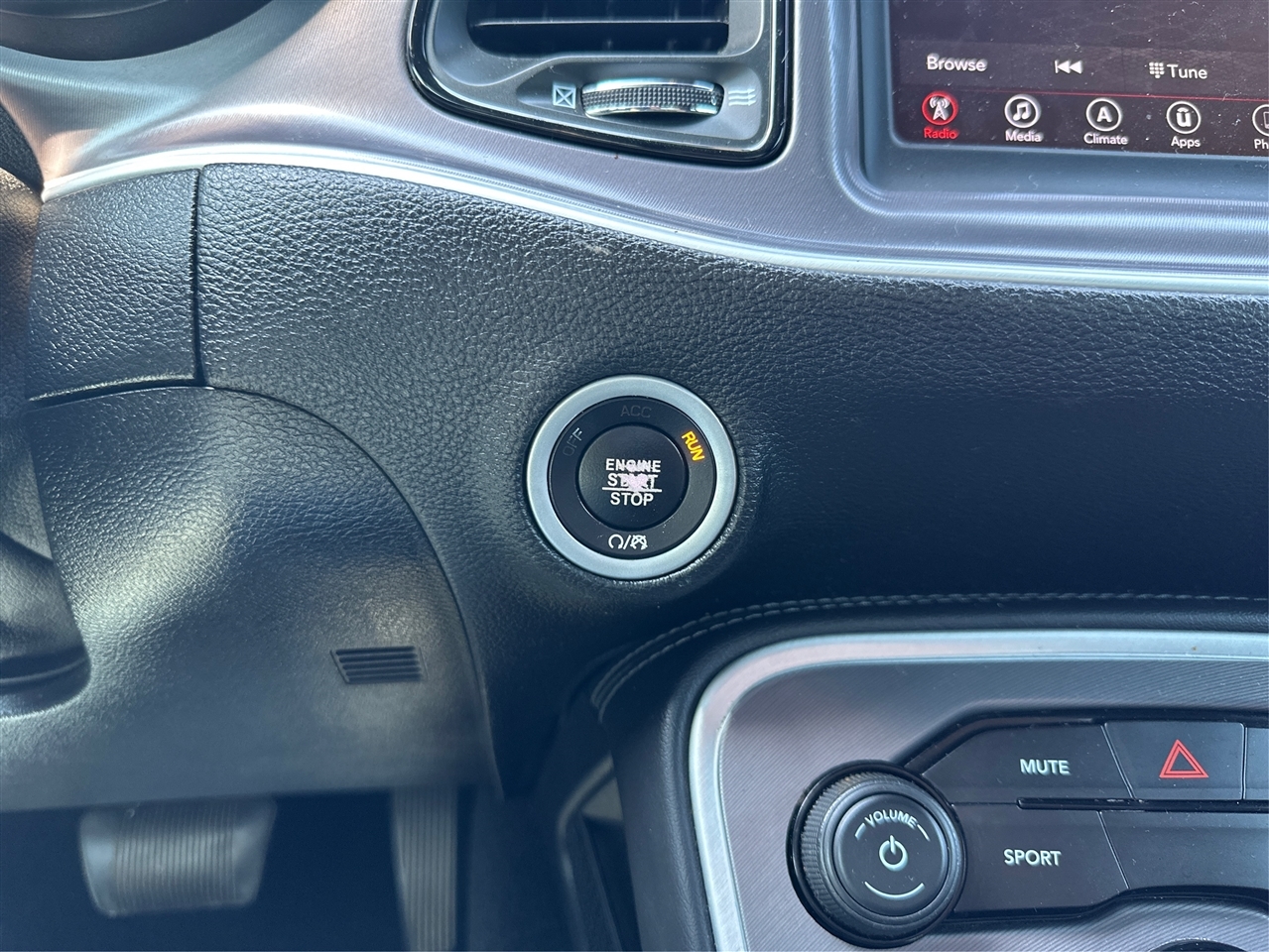 Dodge Challenger SXT 2020