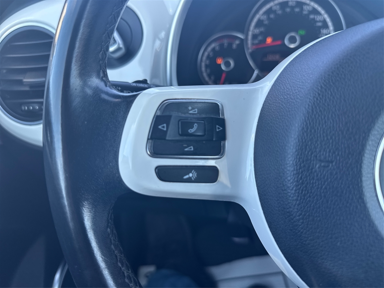 Volkswagen Beetle 2.5L Convertible 2013