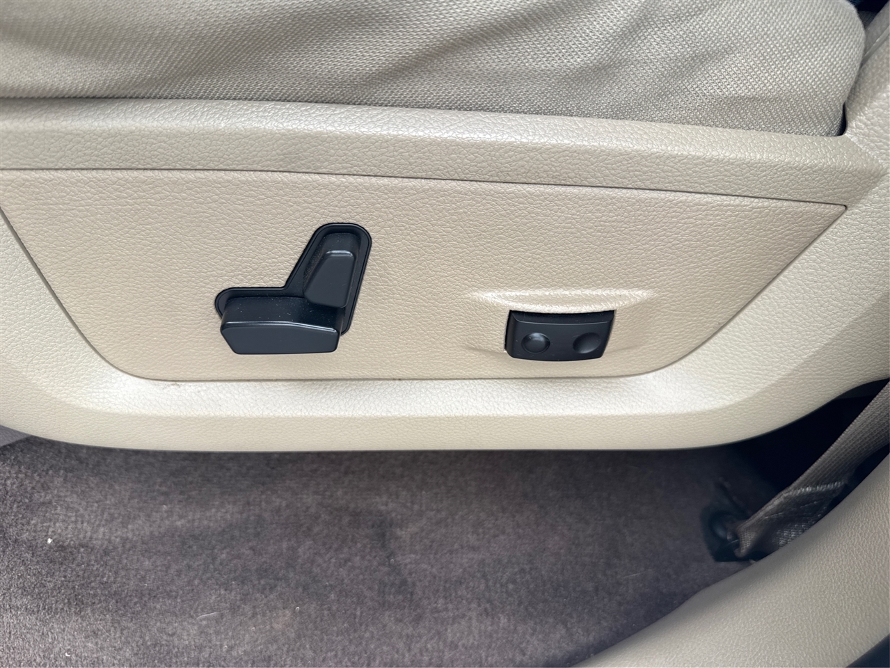 RAM 1500 ST Crew Cab 2WD 2011