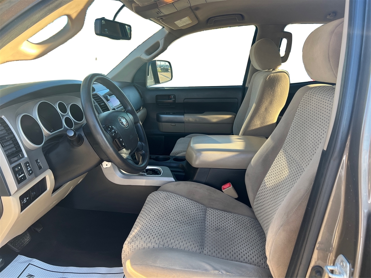 Toyota Tundra Tundra-Grade Double Cab 4.6L 2WD 2013