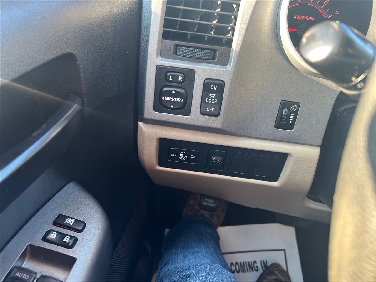 Toyota Tundra Tundra-Grade Double Cab 4.6L 2WD 2013