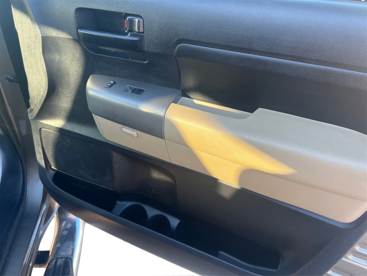 Toyota Tundra Tundra-Grade Double Cab 4.6L 2WD 2013