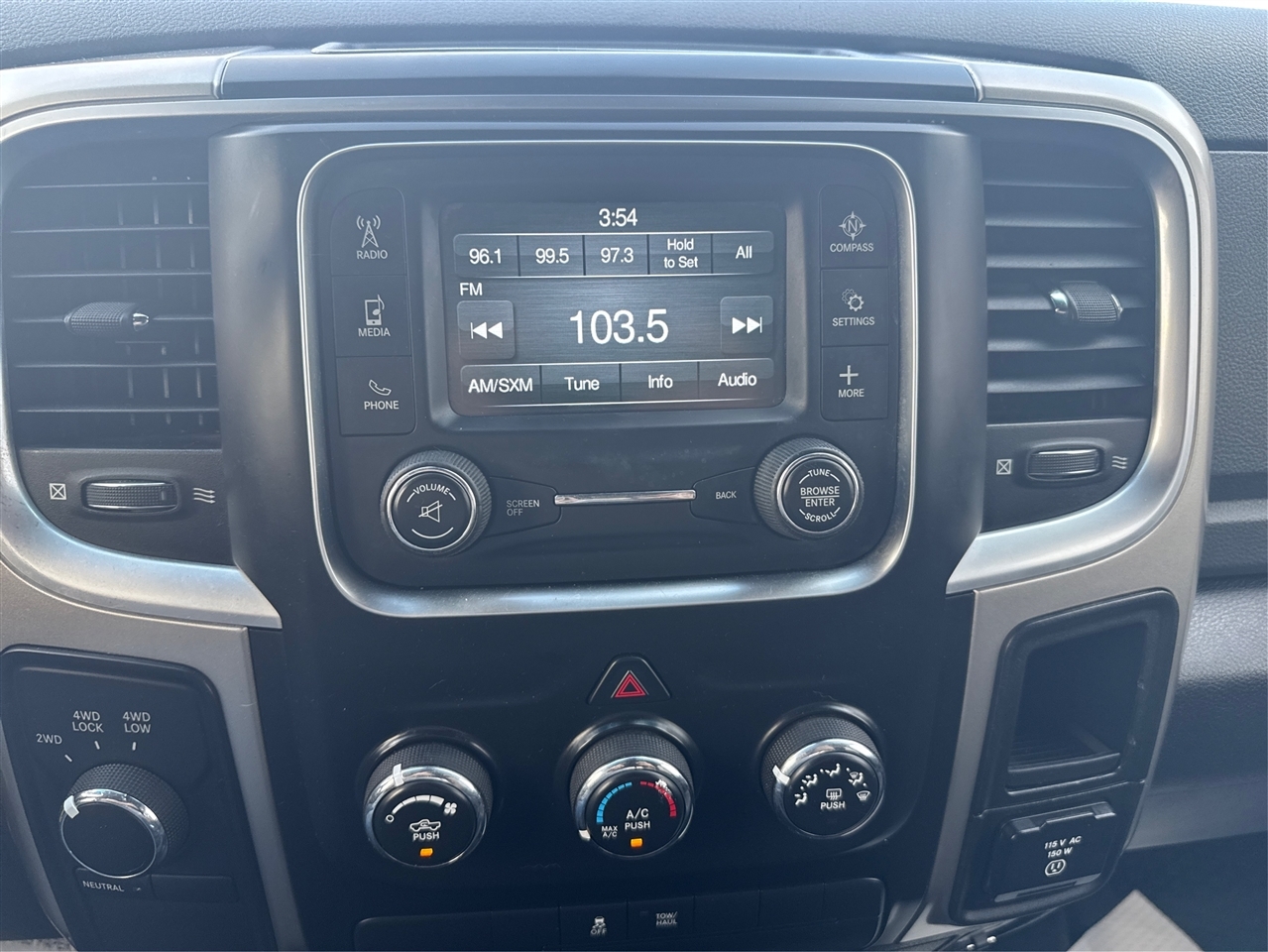 RAM 2500 SLT Crew Cab SWB 4WD 2016