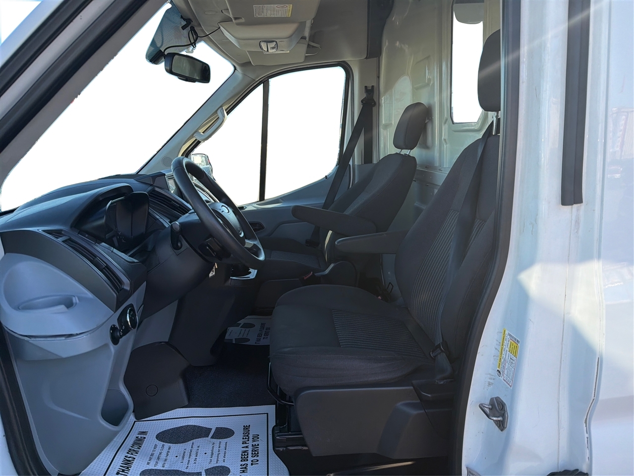 Ford Transit 250 Van Med. Roof w/Sliding Pass. 148-in. WB 2015