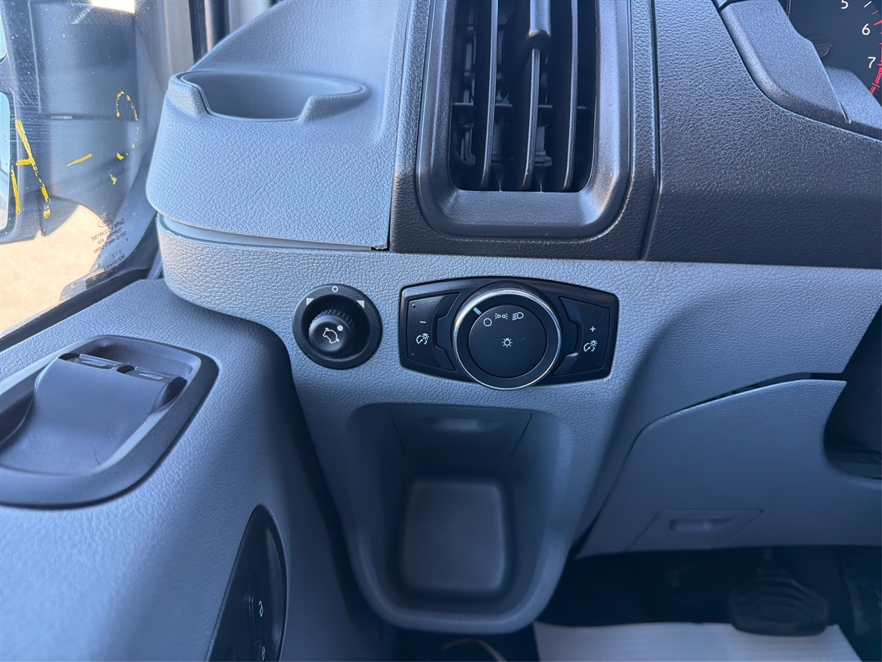 Ford Transit 250 Van Med. Roof w/Sliding Pass. 148-in. WB 2015