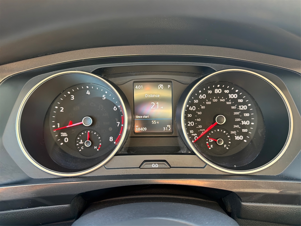 Volkswagen Tiguan S 2018