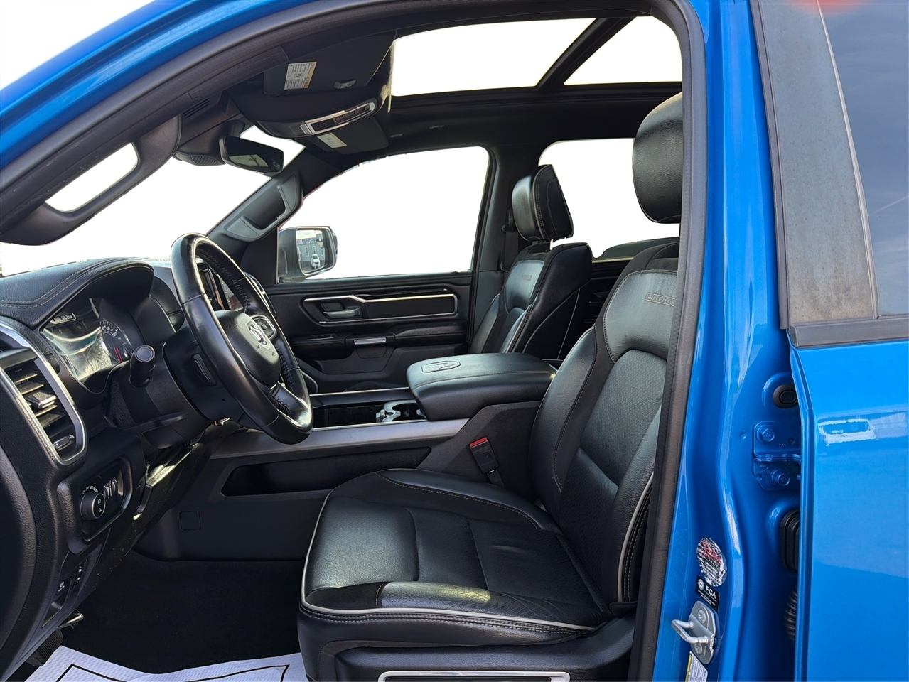 RAM 1500 Laramie Crew Cab SWB 4WD 2021