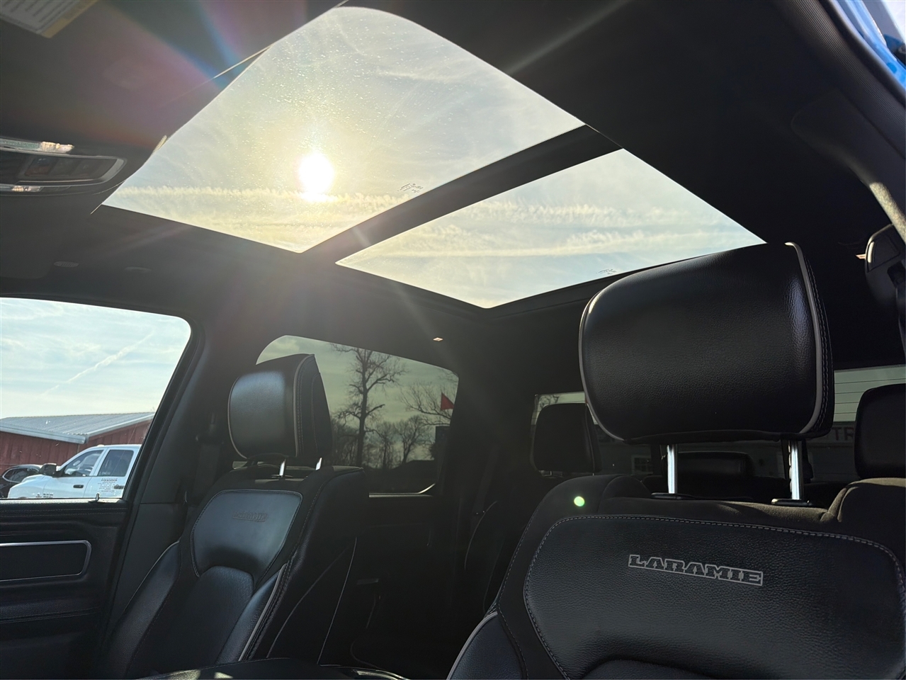 RAM 1500 Laramie Crew Cab SWB 4WD 2021