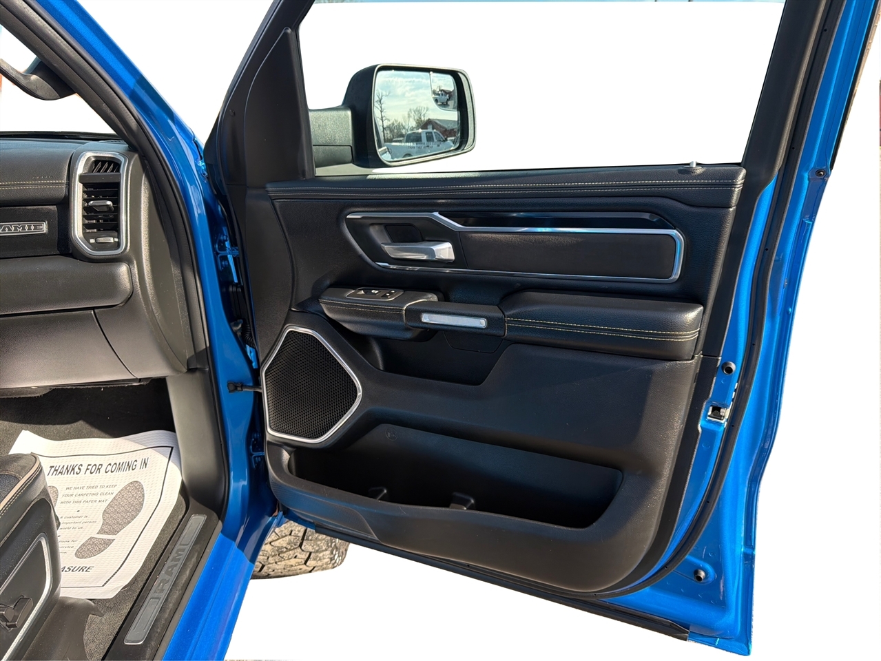 RAM 1500 Laramie Crew Cab SWB 4WD 2021