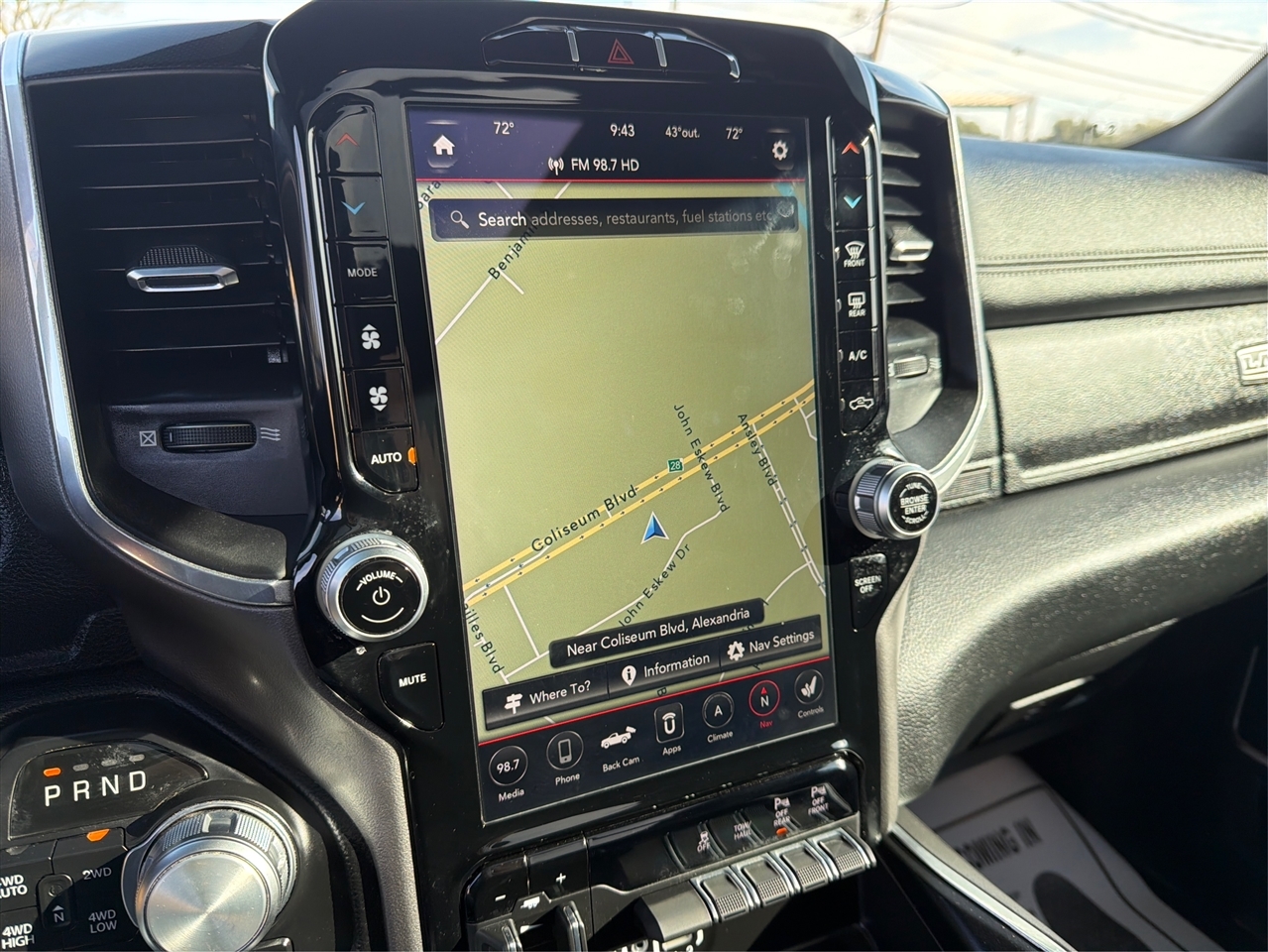 RAM 1500 Laramie Crew Cab SWB 4WD 2021