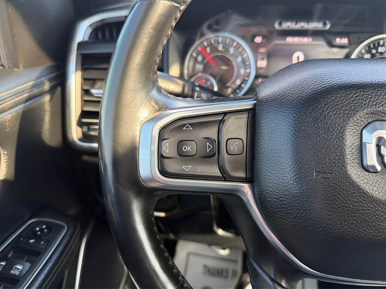 RAM 1500 Laramie Crew Cab SWB 4WD 2021