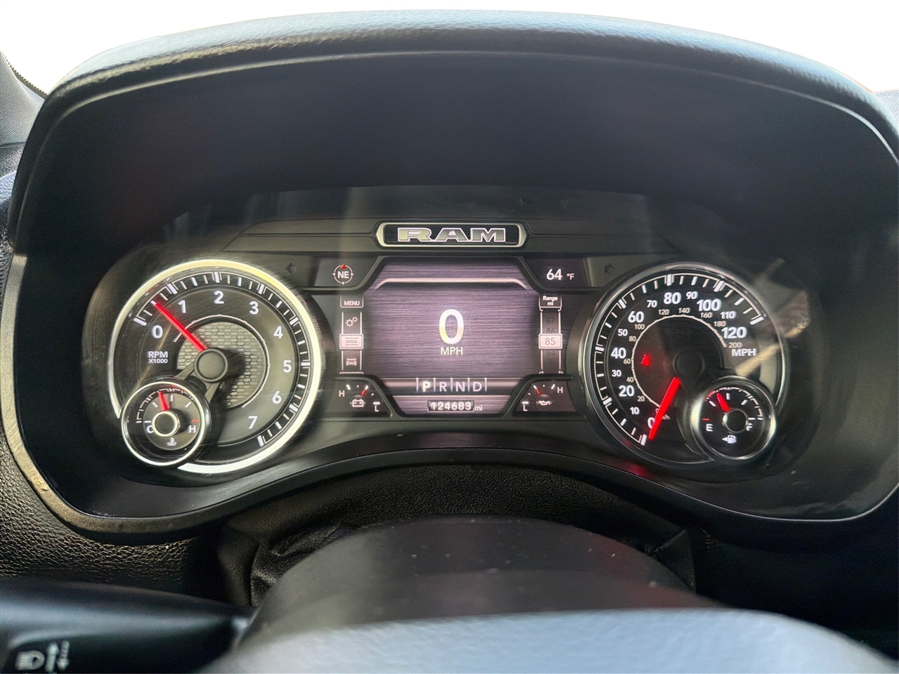 RAM 1500 Big Horn Crew Cab SWB 4WD 2020